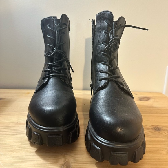 Ardene - Black Combat Boots - Women’s Size 7 - New Without Tags - Picture 2 of 4
